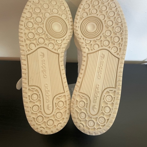 NWT Adidas Forum Mid
Triple White Patent Leather Women's - Picture 9 of 11